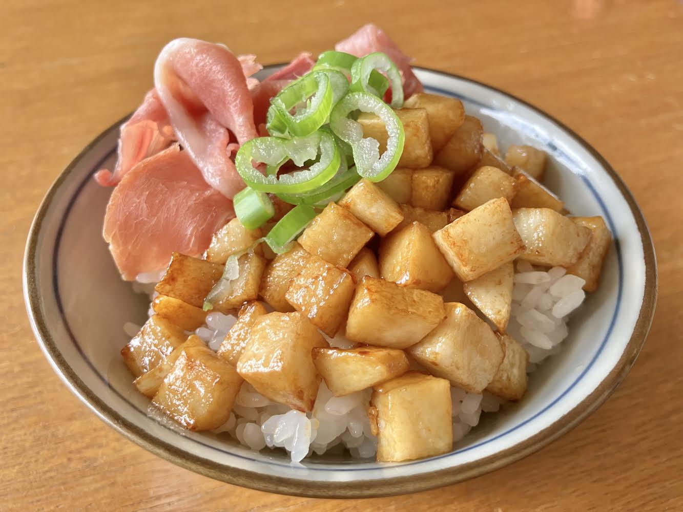 醤油バターやまと芋 生ハム添え多古ごはん