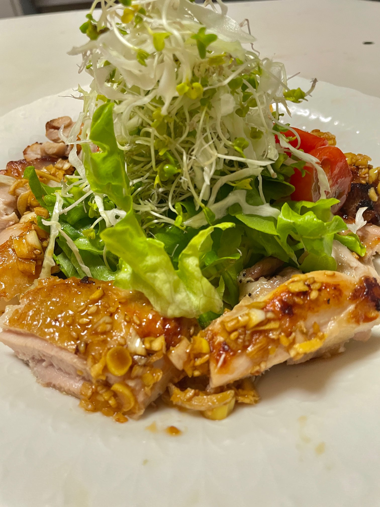 食欲そそる鶏肉の発酵香味ダレ