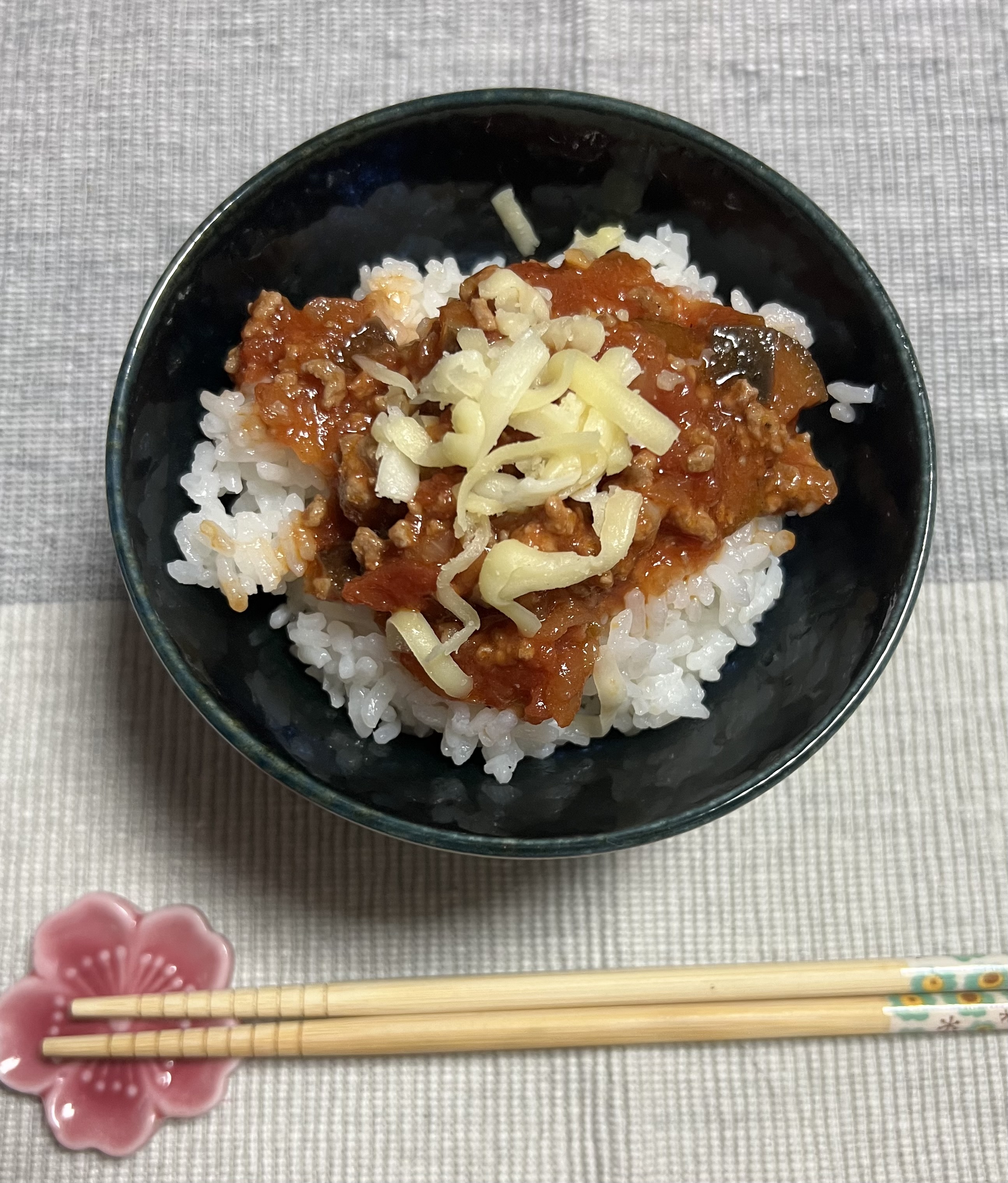 ご飯にかけるミートソース